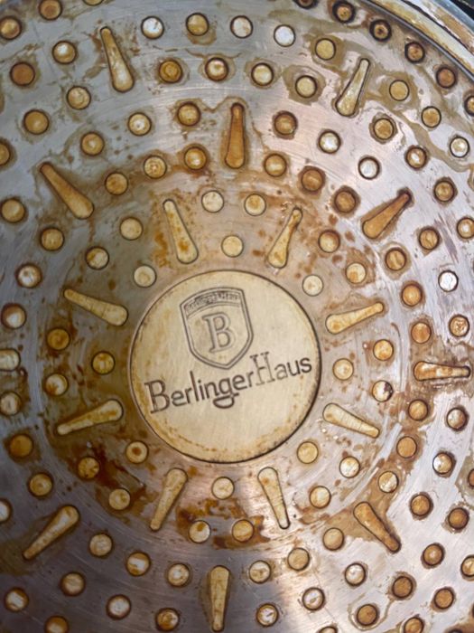 Продается сковородка с удобной ,ненагревающейся ручкой