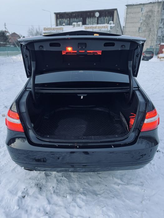 Mercedes-Benz E200, 2010 года