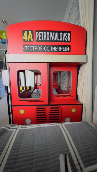 Кровать двухъярусная