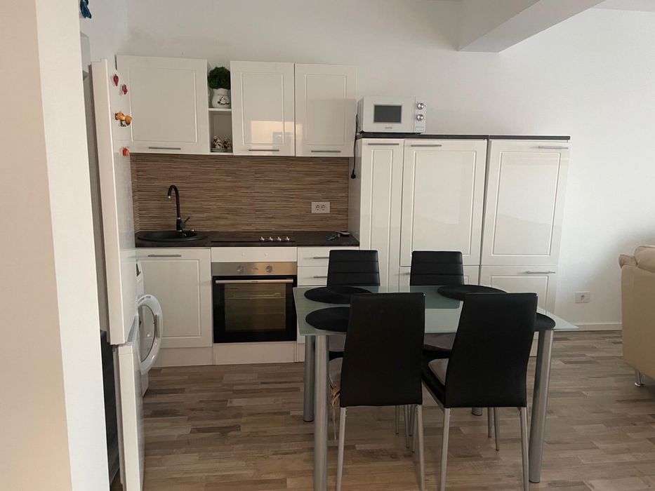 Dau in chirie apartament cu 2 camere