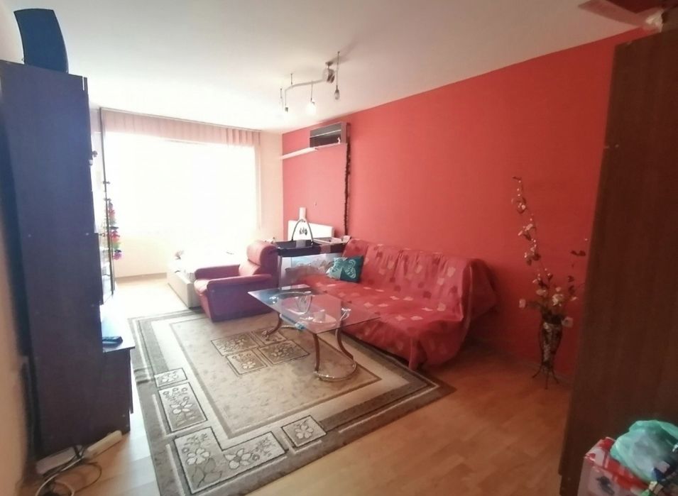 Продава се Двустаен апартамент в Бургас, Славейков - 60 кв.м за 1250 €/кв.м - Снимка #1