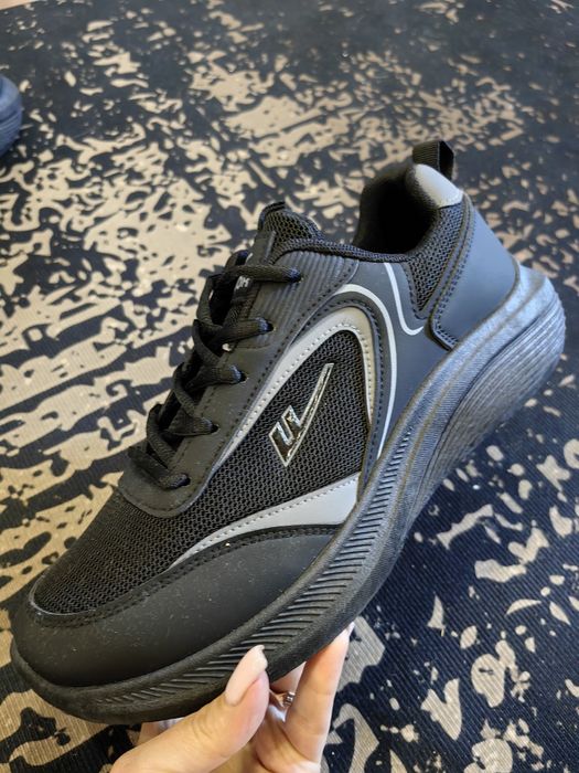 Кроссовки мужские