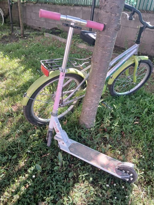 Roller roz pentru fetita