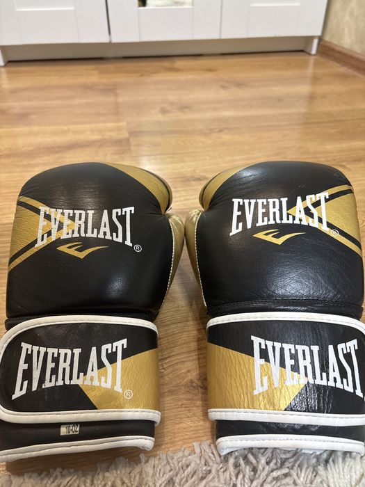 Продам перчатки Everlast — качество и комфорт