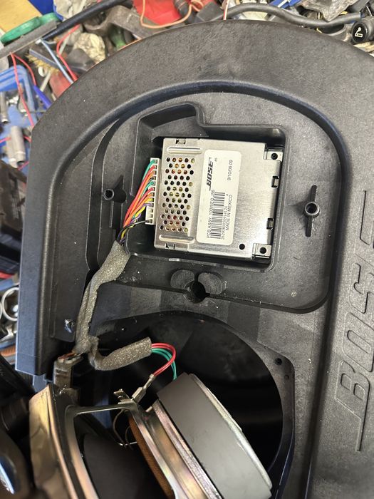 Bose subwoofer Mazda