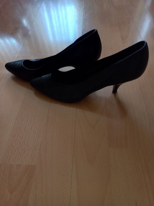 ОБУВКИ различни видовееее