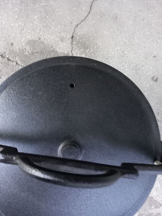 Ceaun vânătoresc din fontă pura 10 L Ofertă 329 lei