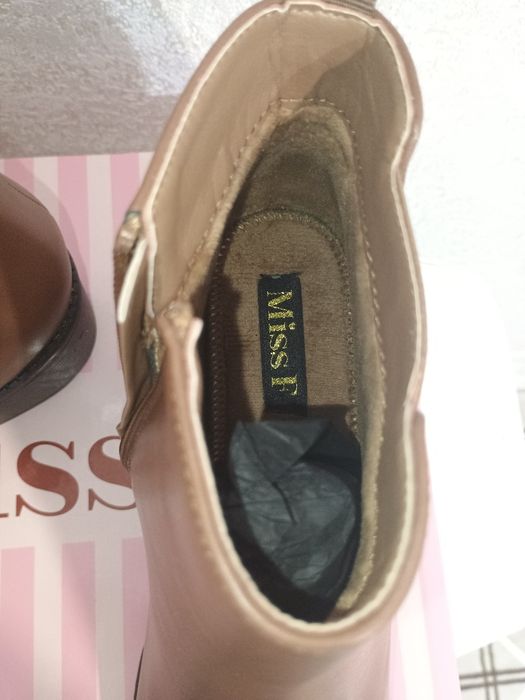 Етік сатылады әйел адамға, жаңа,  күзгі-көктемгі