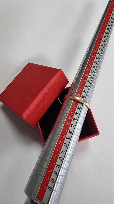 *** Уникален *** Златен пръстен 14 К 9.45 Гр