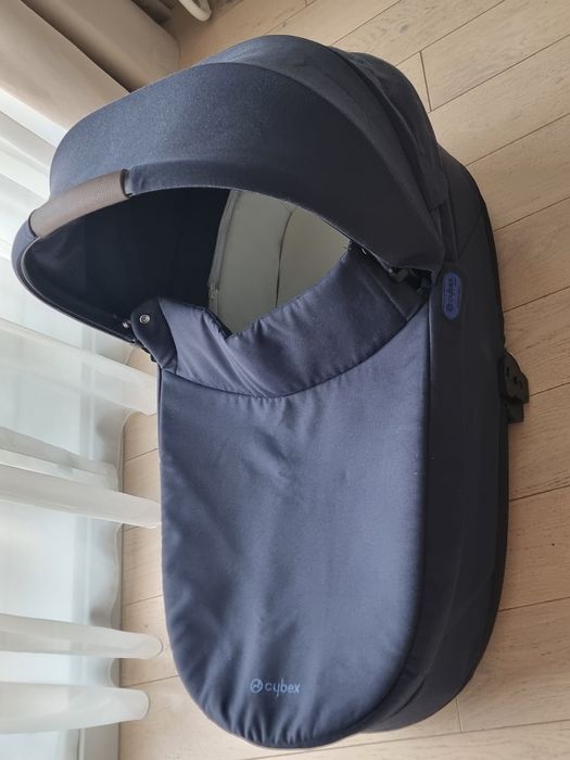 Vând landou Cybex Cot S Lux culoare Navy Blue