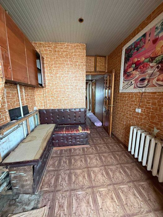 продается квартира 4/5/5  Юнусабад 12