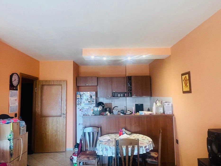 Дава се под наем Двустаен апартамент в София, 7-ми 11-ти километър - 60 кв.м за 459 € - Снимка #1