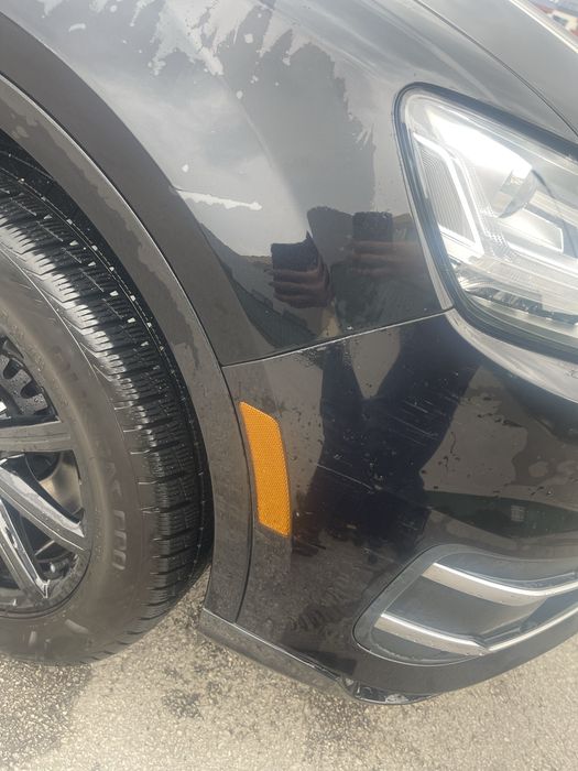 Audi q7 светлоотразител предна броня