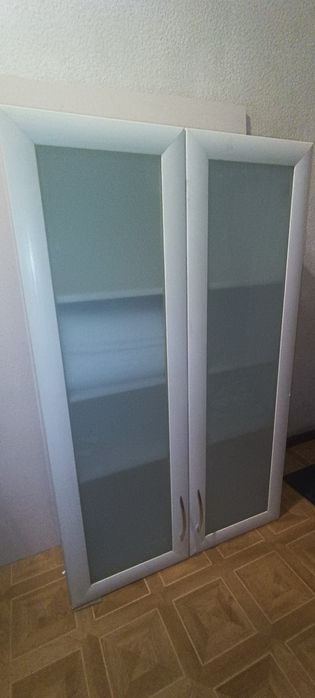 Шкаф белый, подвесной
