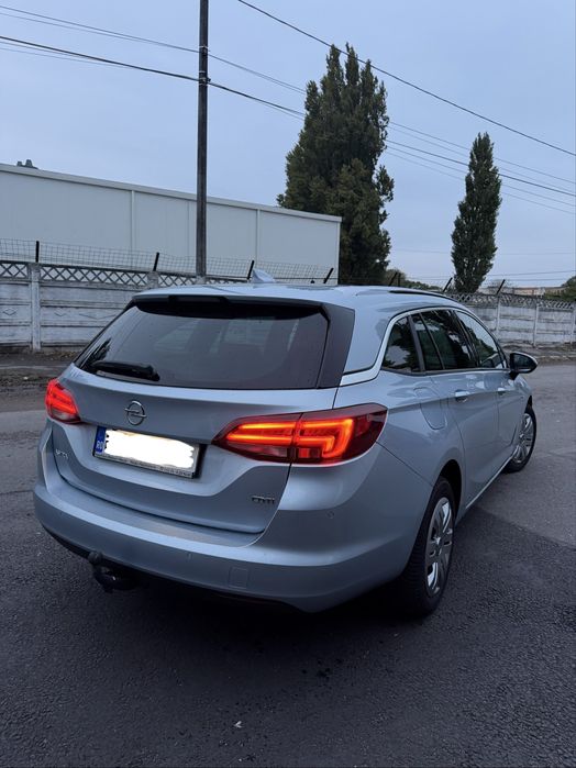 Opel Astra K 1.6 CDTI 131cp iLux  Automatic