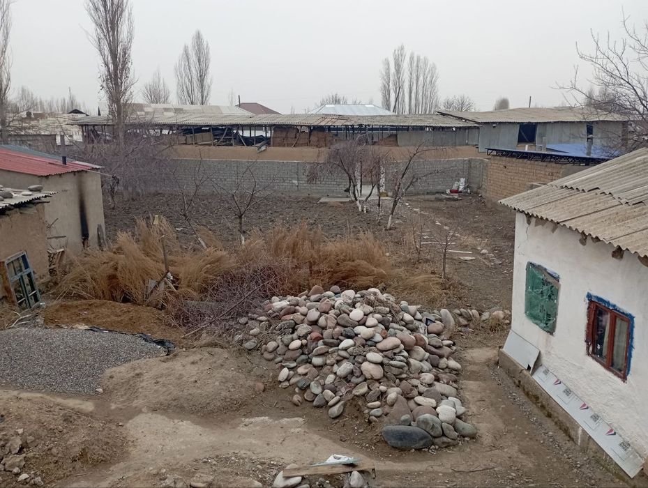 Chirchiq da 5 sotux quruq er sotiladi