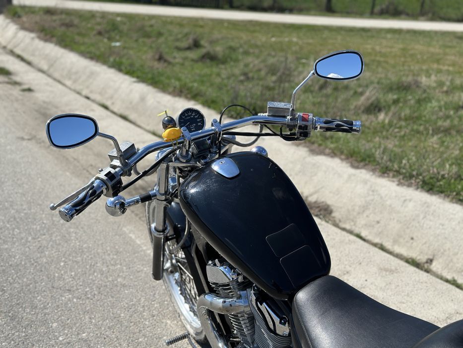 Suzuki intruder VS 600  (nu honda , harley , kawasaki ,yamaha ) schimb cu auto