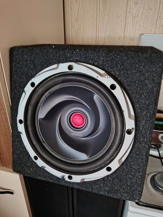 Vând stații auto și subwoofere Kenwood,jbl,alpine