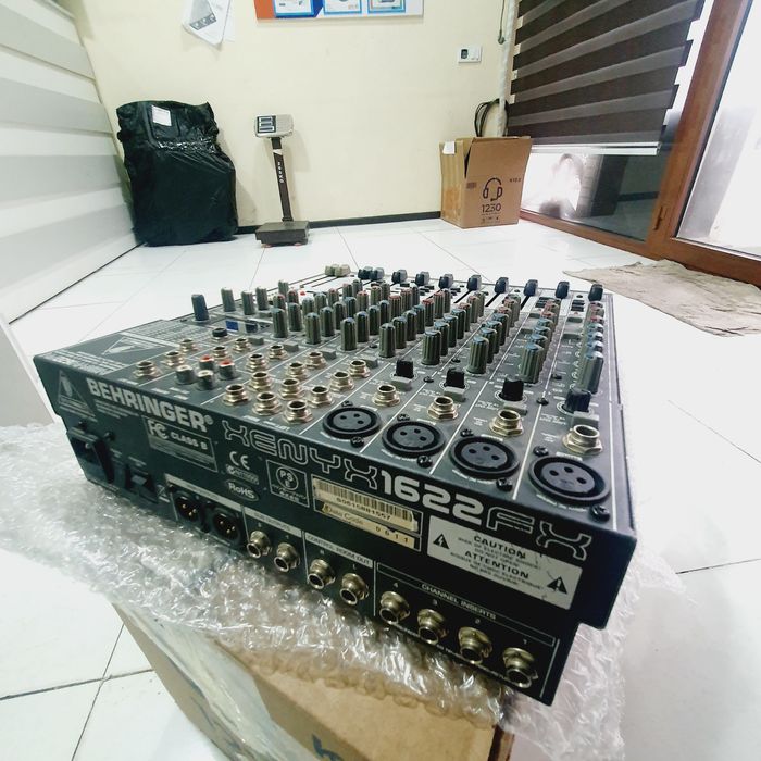 Behringer 1622 miksherniy pult
