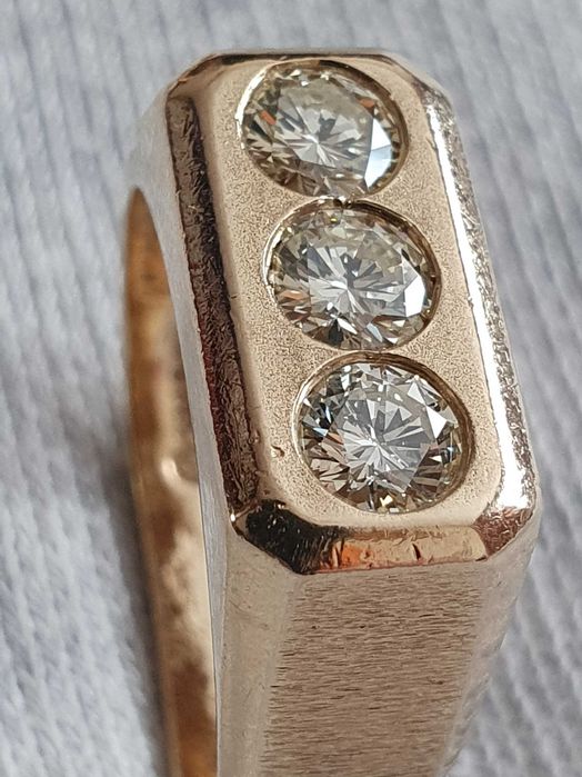 Putere eleganta ghiul unicat power TANK aur masiv si diamante naturale