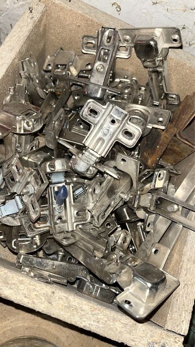 Петля для мебели