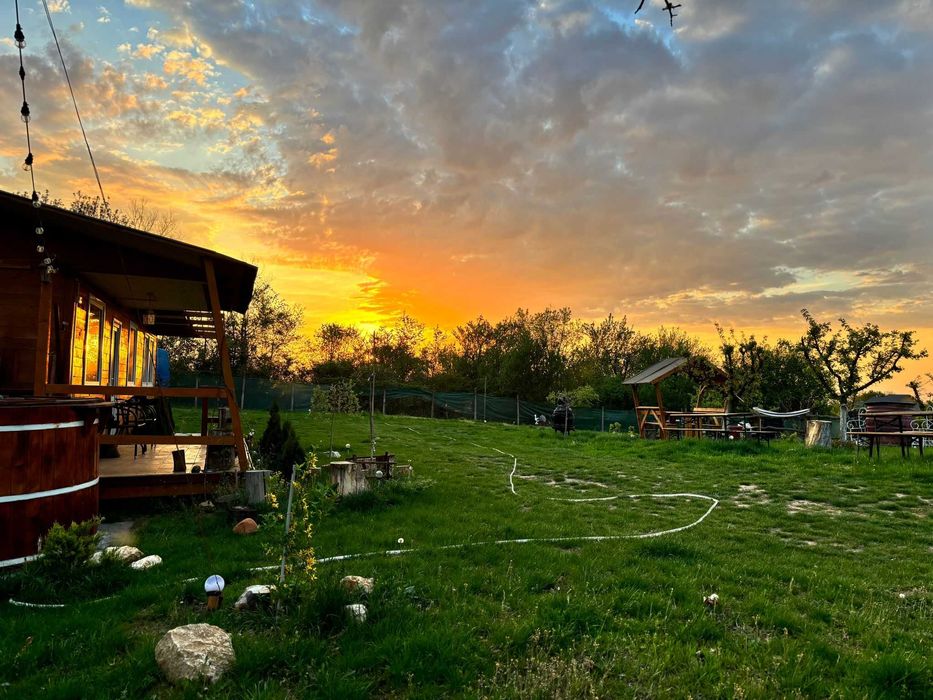 Cabana cu livada de vanzare