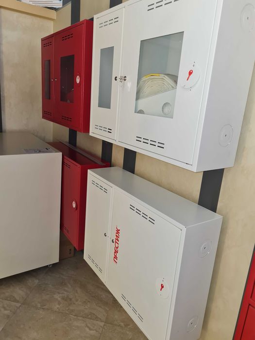 Пожарные шкафы для хранения огнетушителей и пожарных кранов