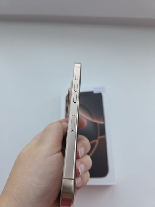 Продам Айфон 16 про, на гарантии!