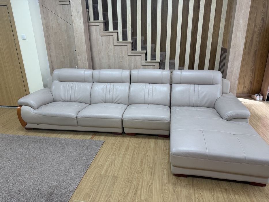 Продется кожаный диван состояние отличное