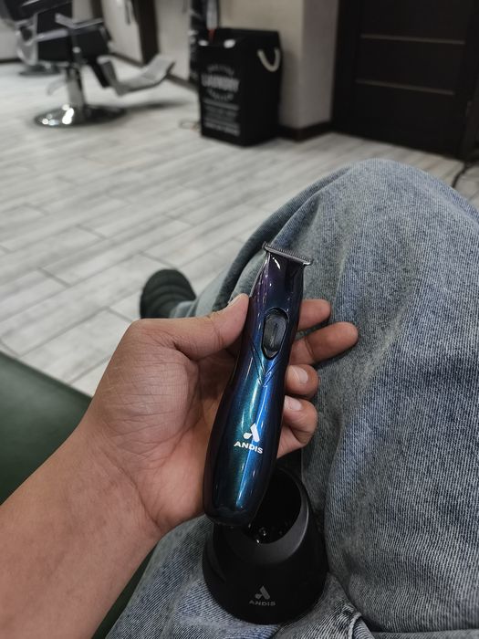 Триммер для окантовки для стрижки.