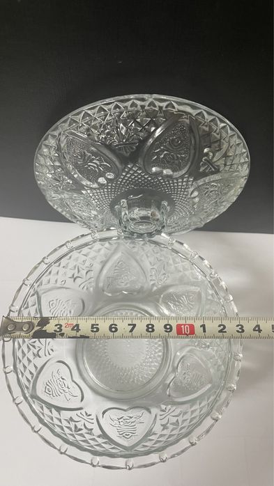 Продавам кристални , стъклени съдове