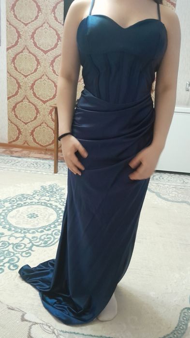 Продам срочно платье на любой вечер