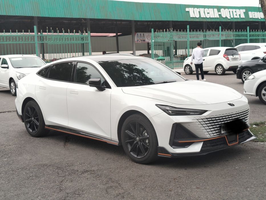 CHANGAN UNI-V 2025 год 1.5-турбо
