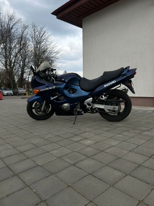 Suzuki GSX750F Katana