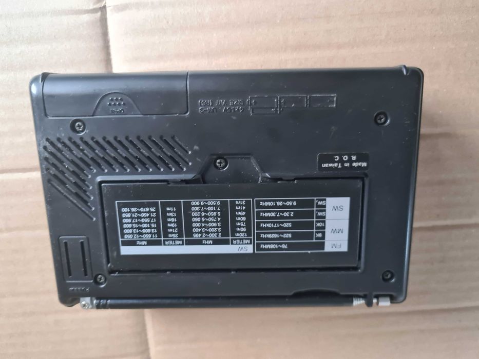Radio Hitachi KH-D650 World Receiver - digital
