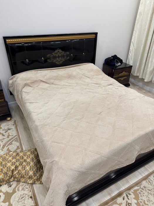 Продам кровать с матрасом