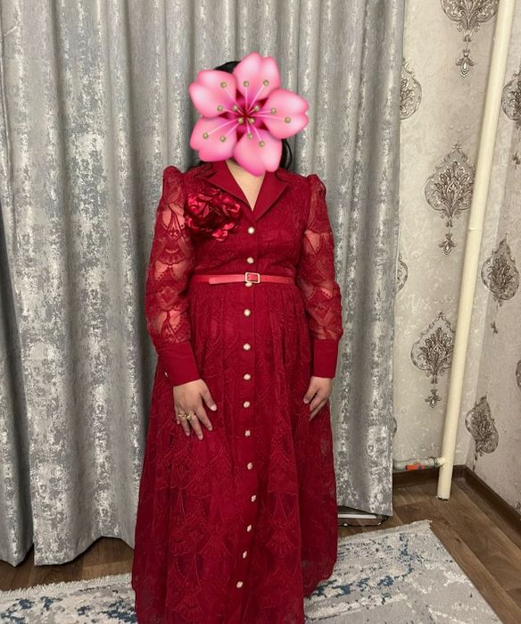 Женское красное платье