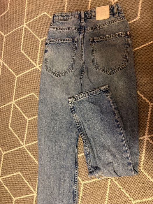 Продавам 3 чифта дънки без никакви забележки