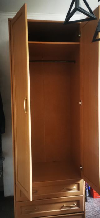 Продам шкаф плательный