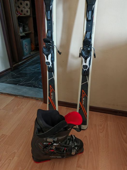 Ски, ски обувки.