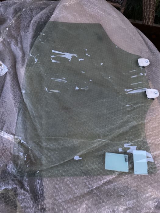 Стекло лобовое Jac J7