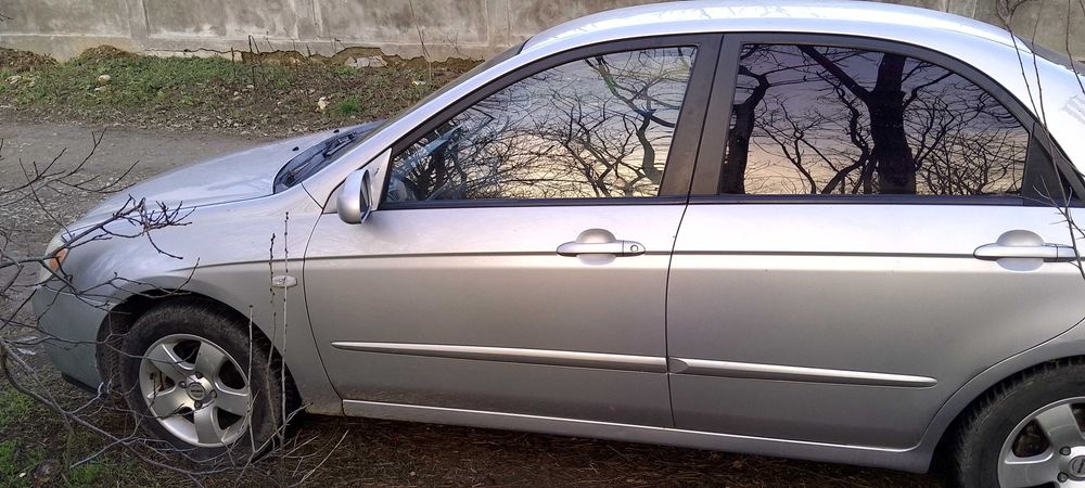 Vând KIA cerato,2004,proprietar,numere roșii până pe 21,12026, ofertă!