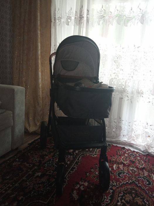 Коляска почти как новая