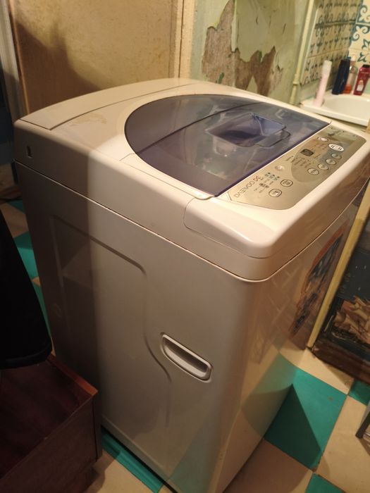 Продам стиральную машину Daewoo 6кг