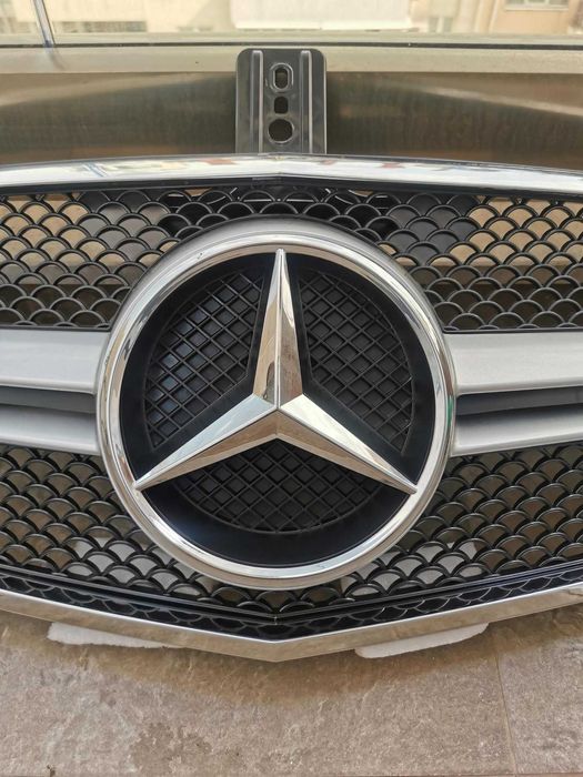 Решетка/маска с емблема тип AMG E63 за Mercedes W212 2009/2013
