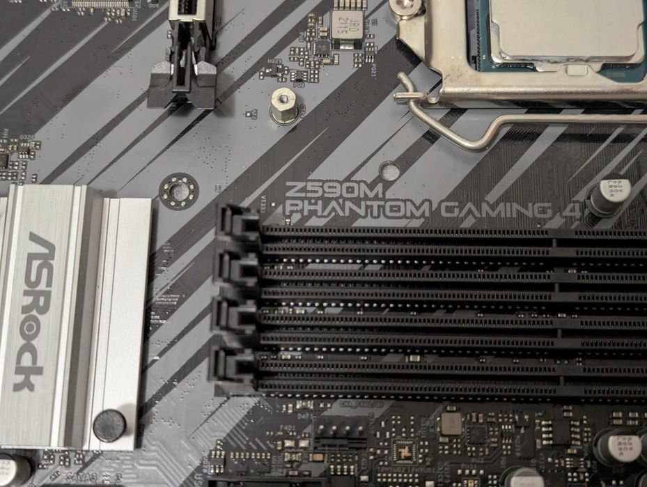 Kit Intel I5 10400F + MB ASRock Z590M PhantomGaming 4 + 16 GB RAM DDR4