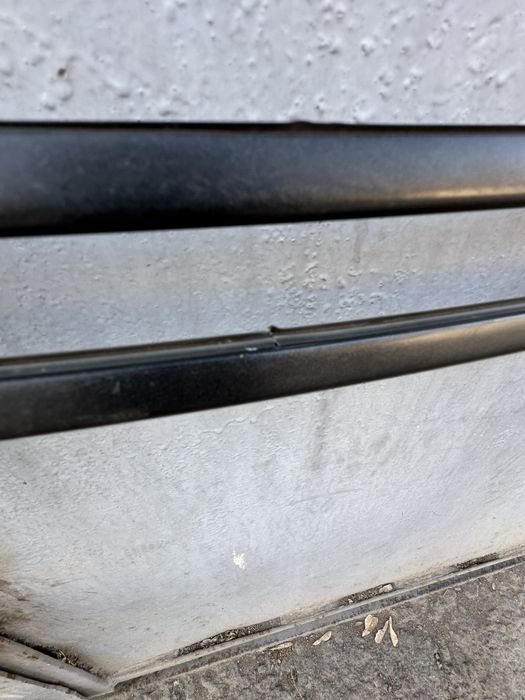 Молдинги заднего стекла на БМВ Е34