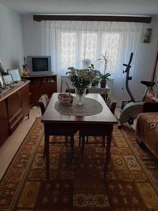 Casa renovata in Schei 3 camere, terasa, beci, magazie, curte