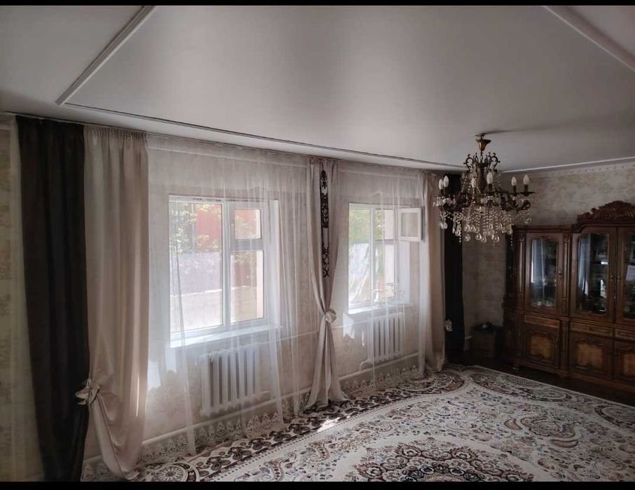 Үй жақсы таза ауласын да жеміс ағашы бар