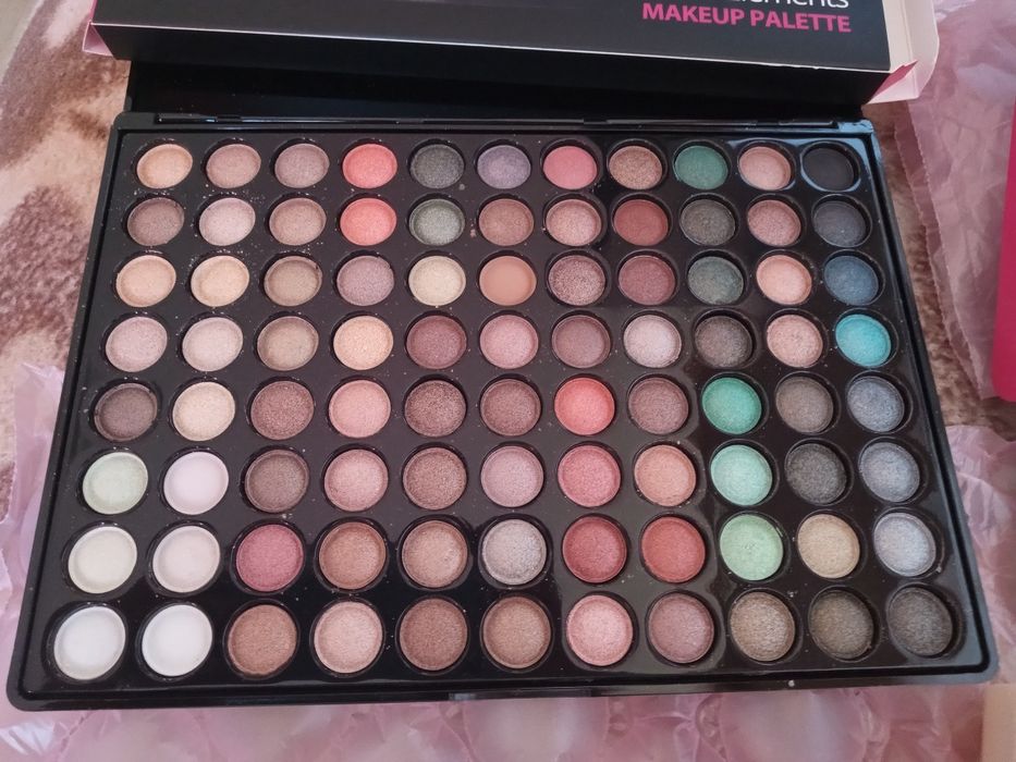 Ofer servicii de machiaj și make-up soft/light/hard